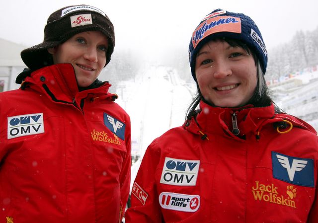 012 Daniela Iraschko, Jacqueline Seifriedsberger